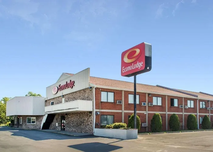 Econo Lodge Darien Lakes